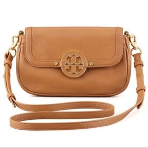 Tory Burch Amanda Crossbody Bag in Tan